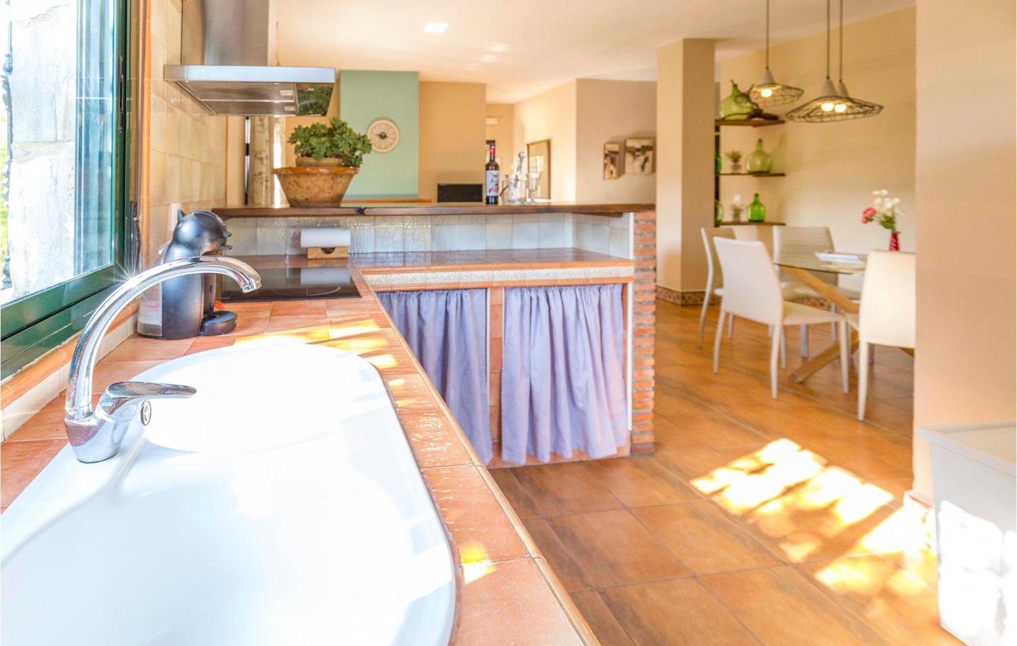 Stunning Home In Ubrique With Kitchen ภายนอก รูปภาพ